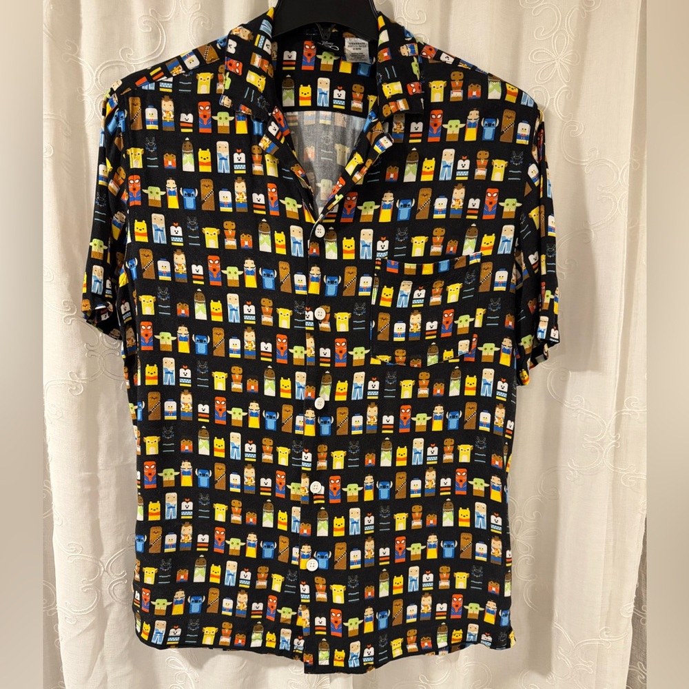 Disney 100 Unified Characters Button Down Woven Lightweight Shirt Men’s M